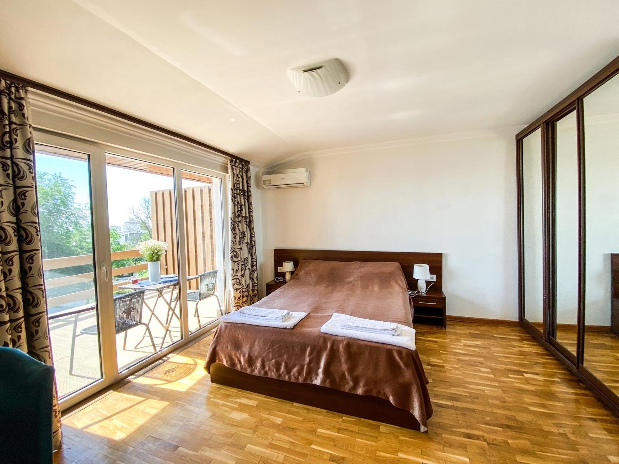 Hotel Shpinat à Odessa Extérieur photo