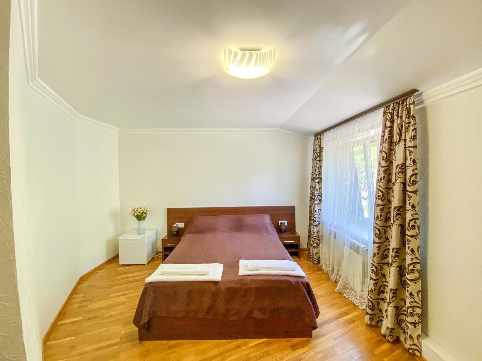 Hotel Shpinat à Odessa Extérieur photo